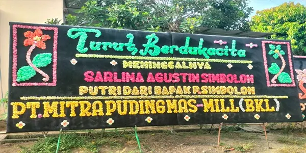Papan bunga di Langgam