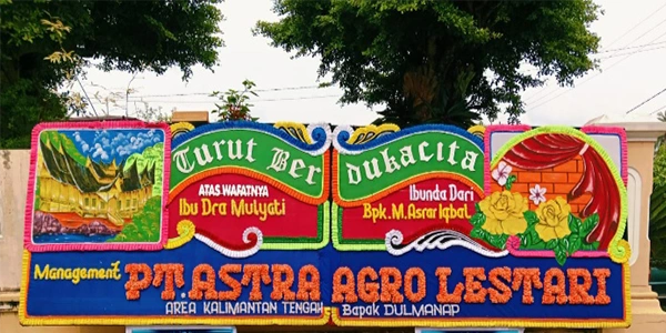  Papan bunga di Panti Pasaman